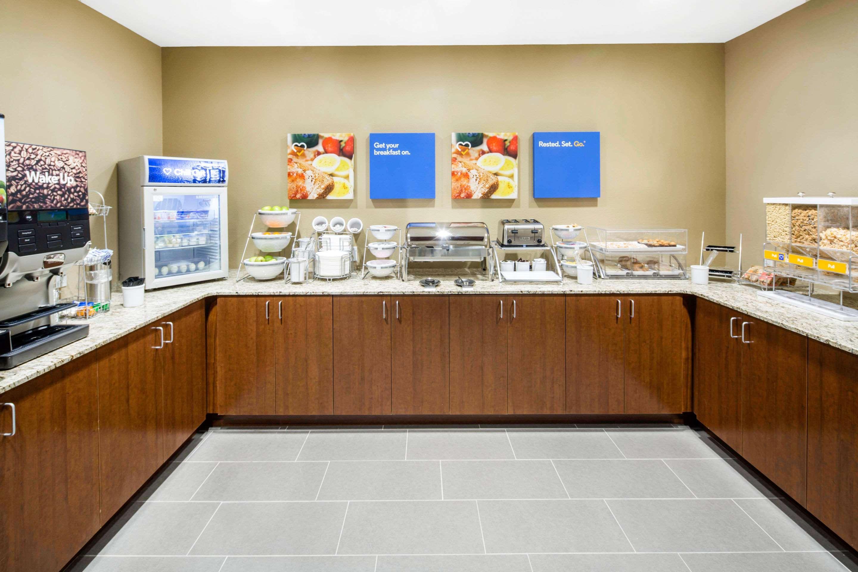 Comfort Inn & Suites Edgewood Экстерьер фото