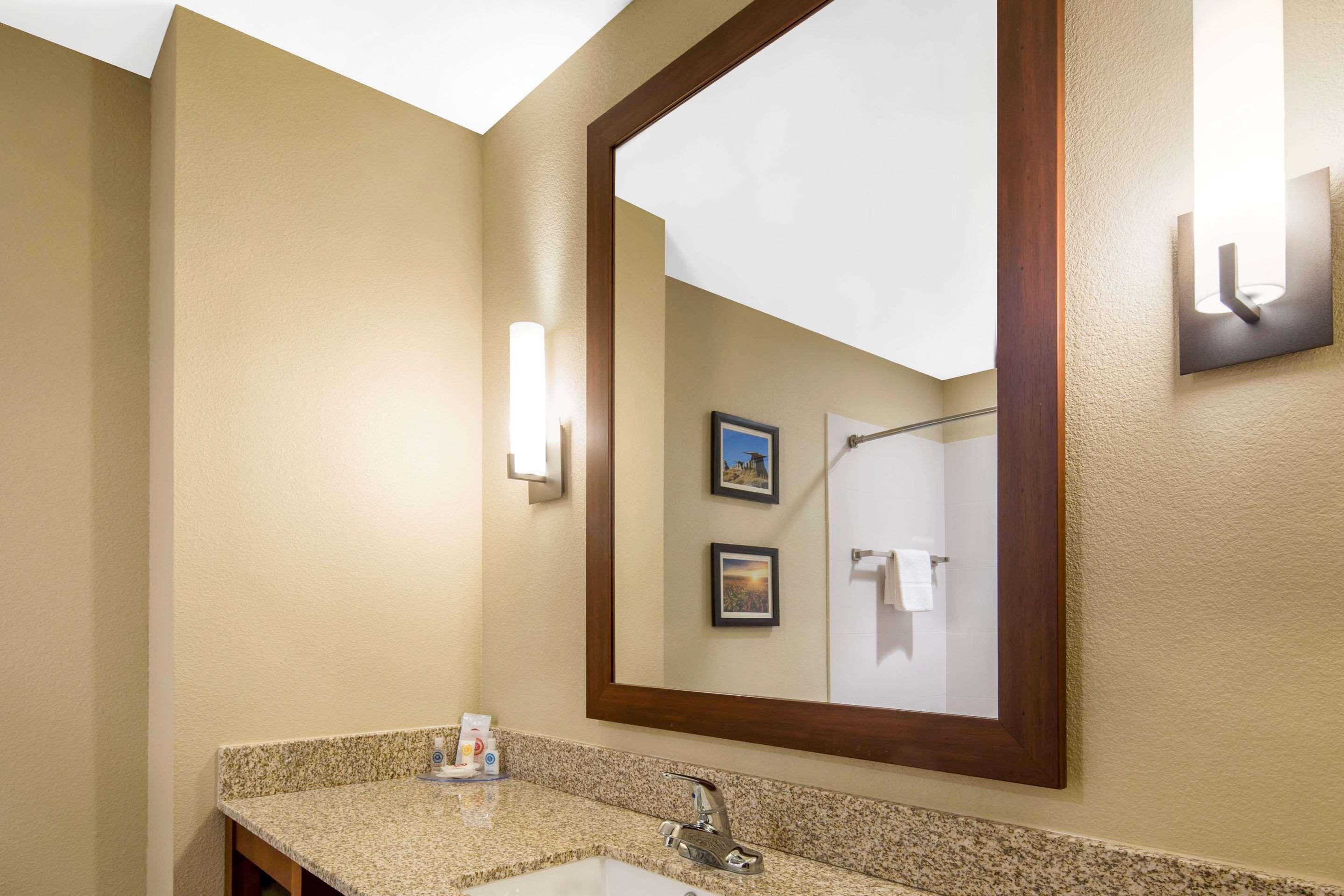 Comfort Inn & Suites Edgewood Экстерьер фото