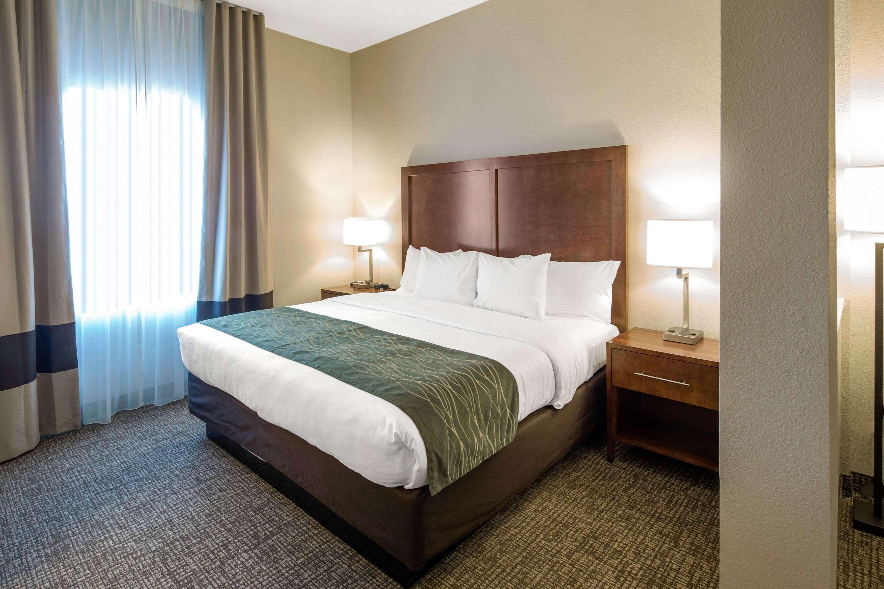 Comfort Inn & Suites Edgewood Экстерьер фото