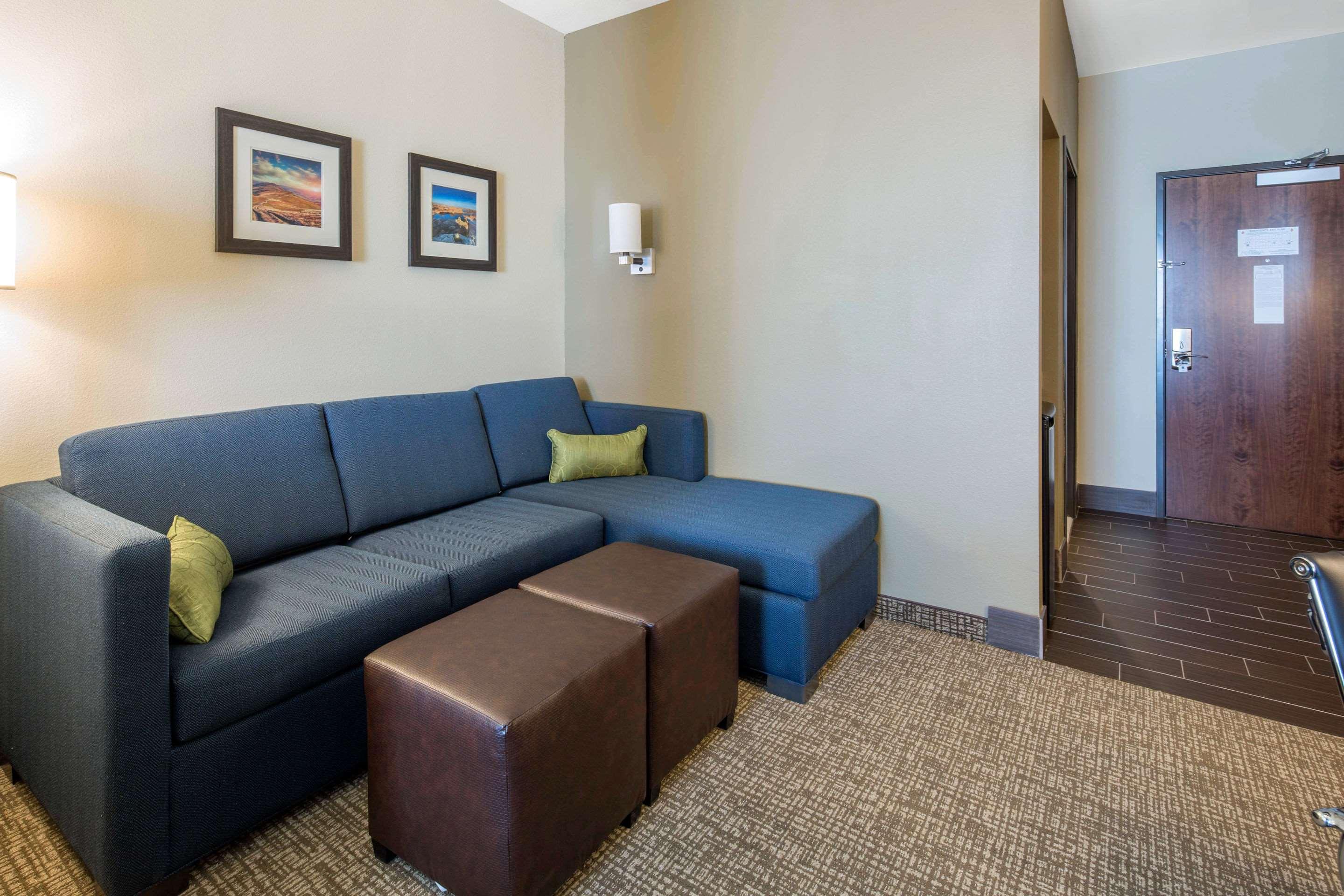 Comfort Inn & Suites Edgewood Экстерьер фото