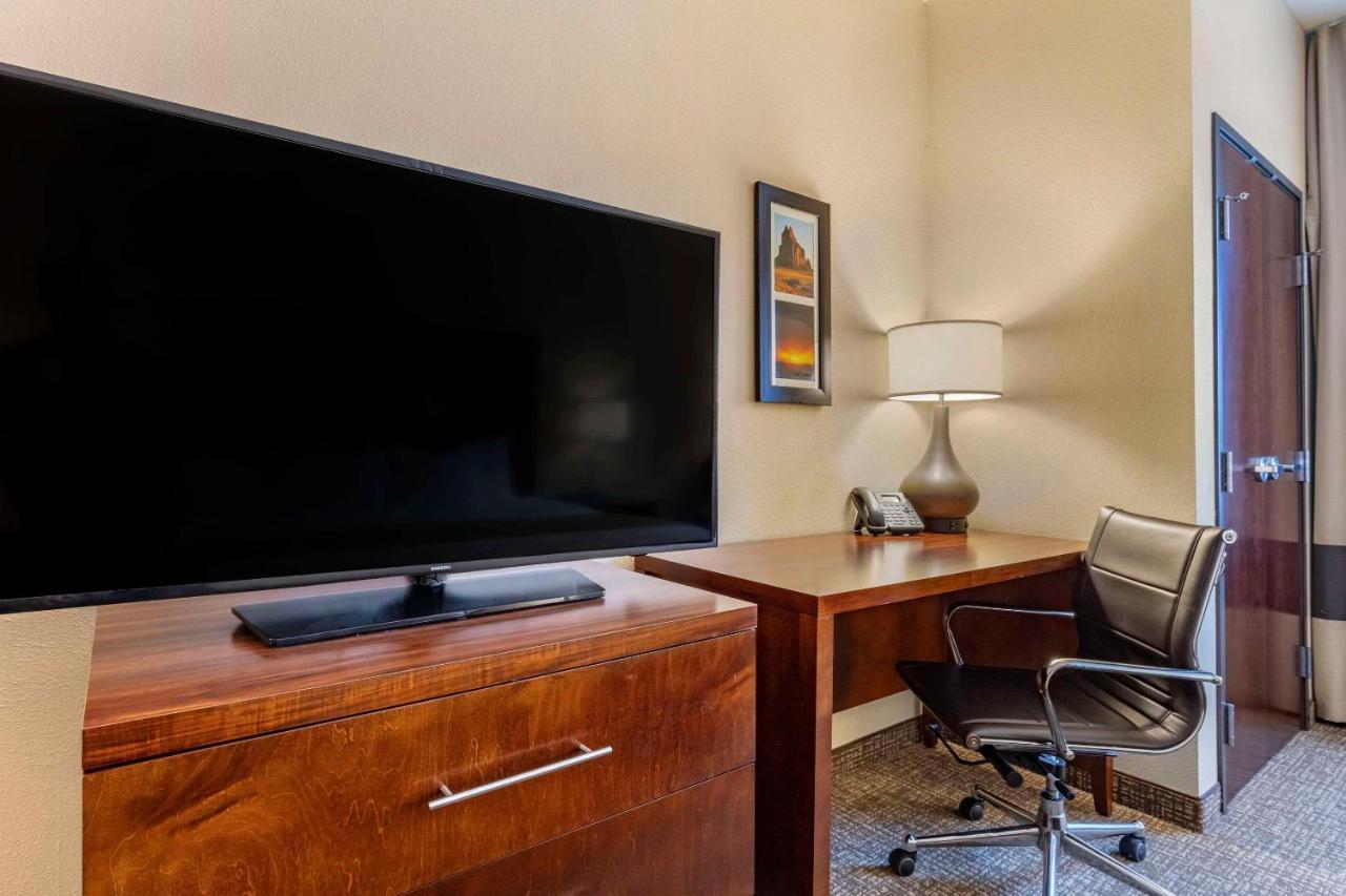 Comfort Inn & Suites Edgewood Экстерьер фото