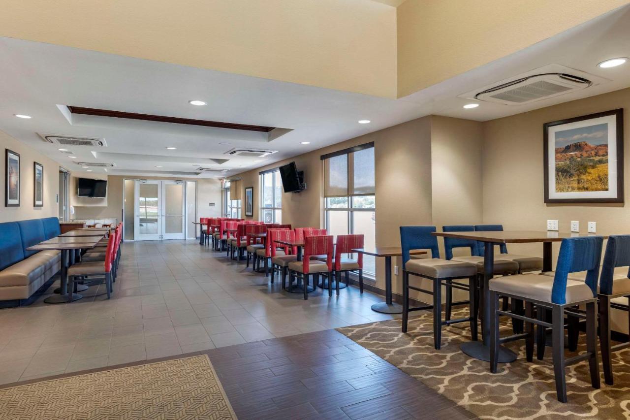 Comfort Inn & Suites Edgewood Экстерьер фото