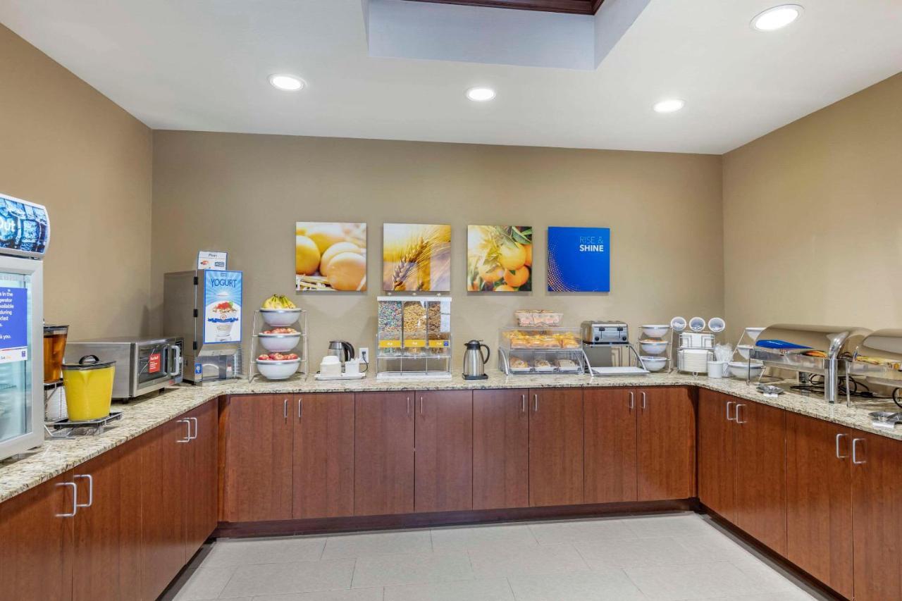 Comfort Inn & Suites Edgewood Экстерьер фото
